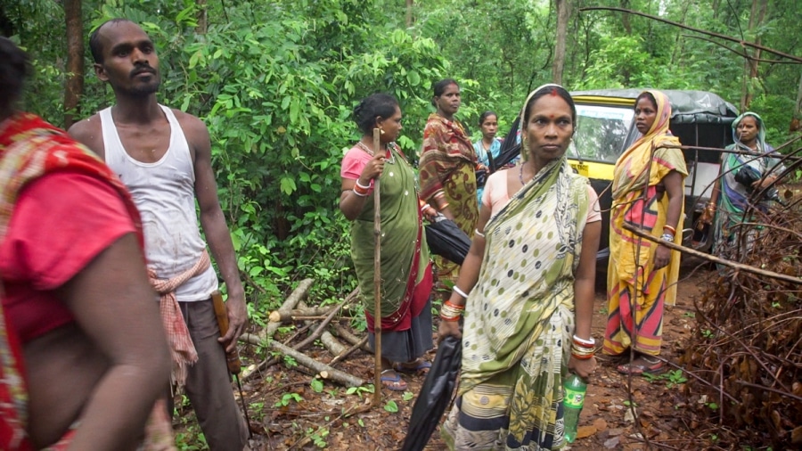 Outside Ghunduribadi, the women&#039;s patrol nabbed three poachers from a nearby village, and brought them to their village council for disciplinary action. The women said that if not for the presence of the reporter&#039;s camera and recorder, they would&#039;ve beate